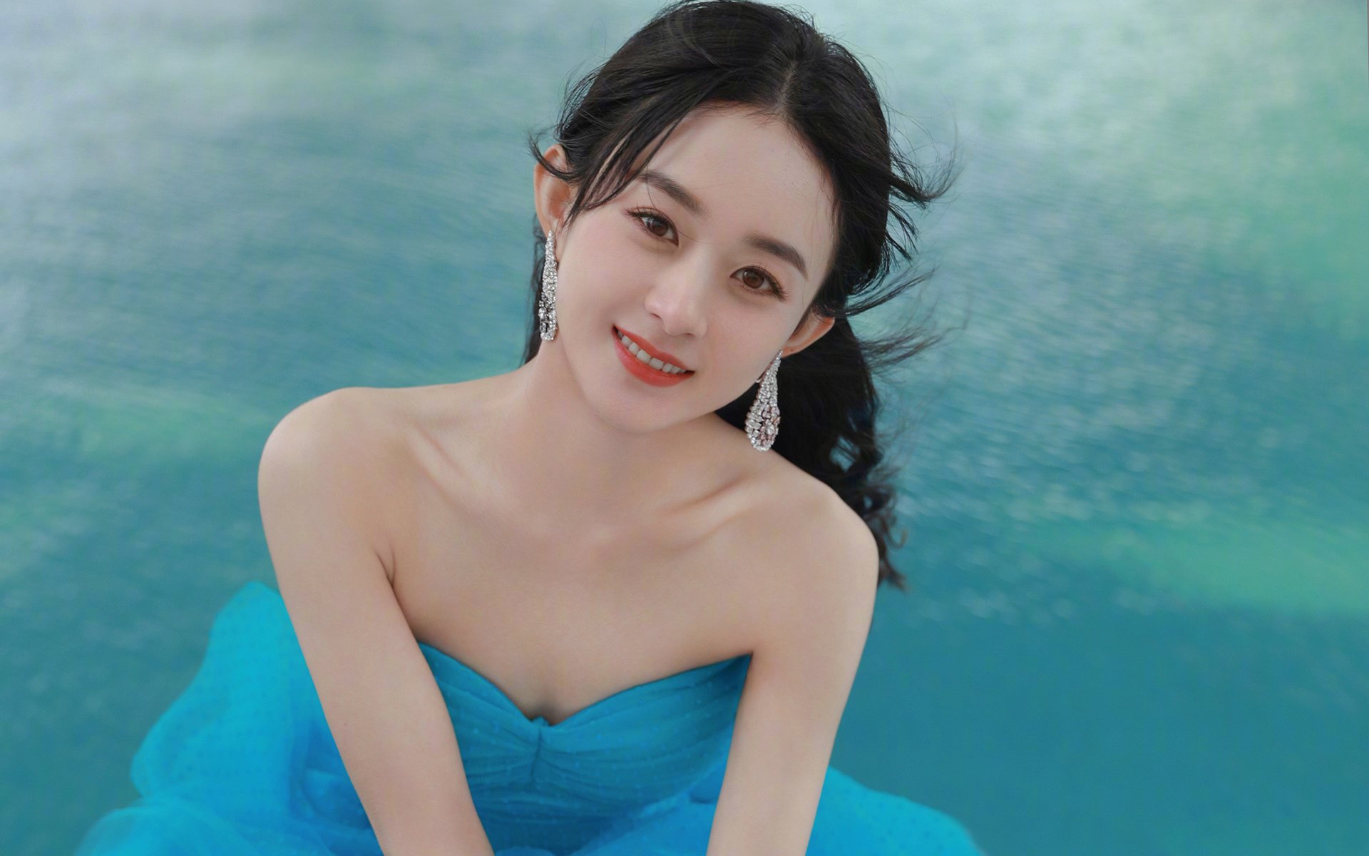 比利时骑手多米安·米歇尔斯在2024年巴黎奥运会盛装舞步比赛中获得第六名,展现坚韧精神。